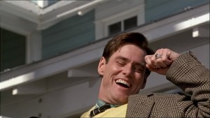 Truman portant une bague contenant une caméra